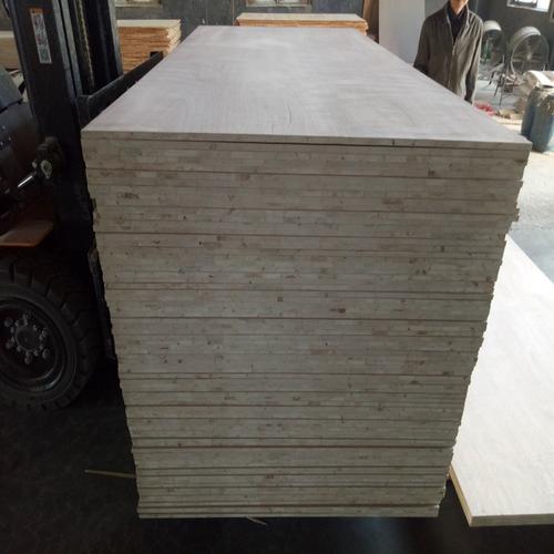 厂家直销杉木板柜子板机拼板齿接板细木工板